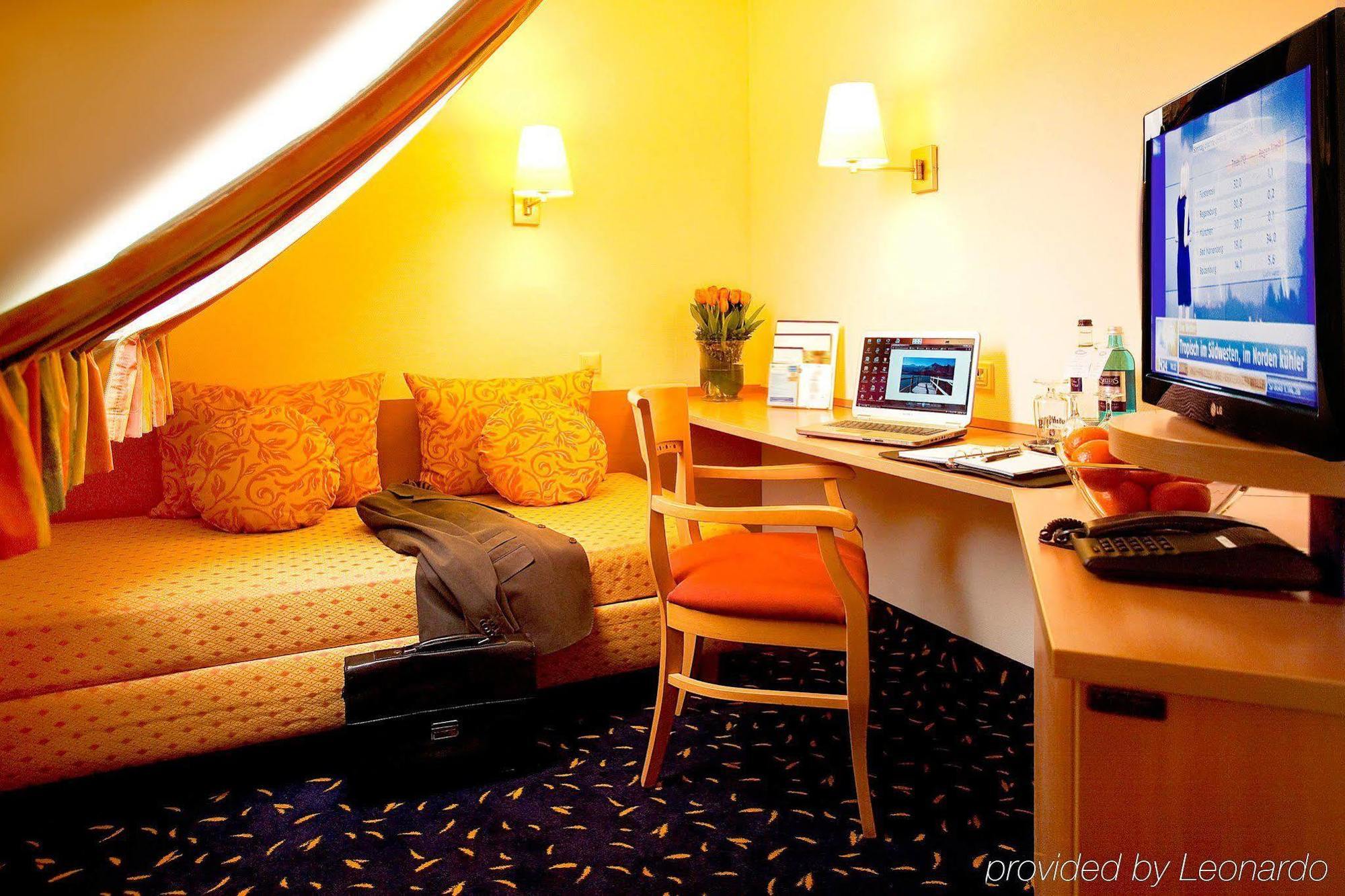 Plaza Hotel 3*