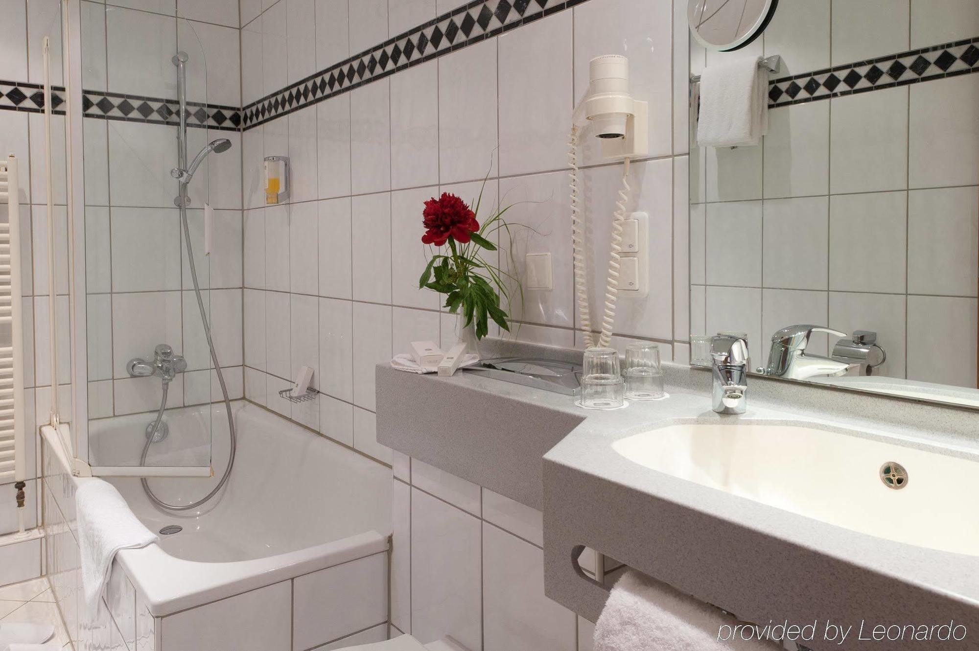 Plaza Hotel 3*