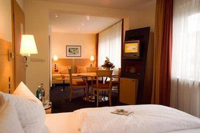 Plaza Hotel 3*