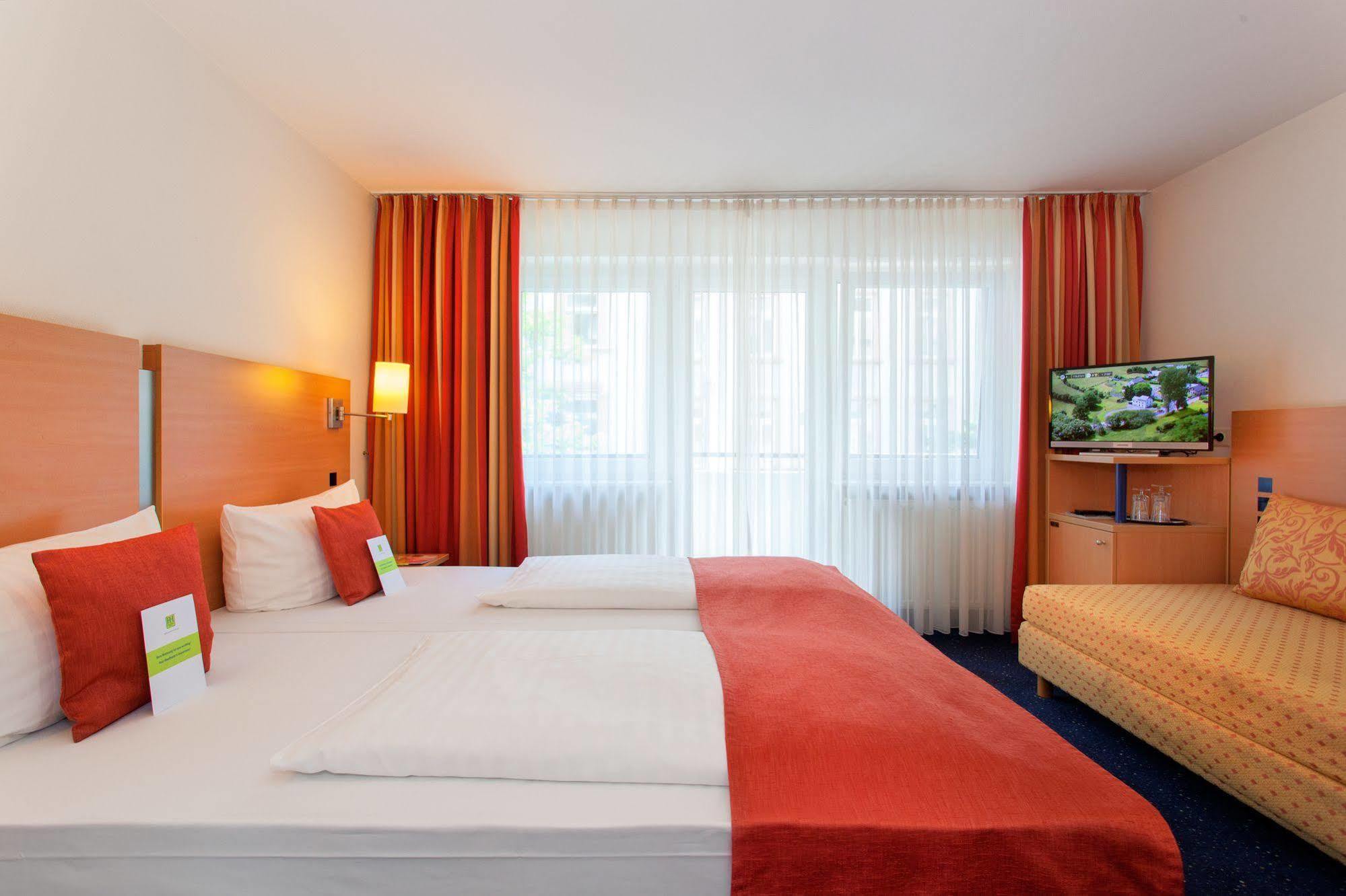 Hotel Plaza 3*